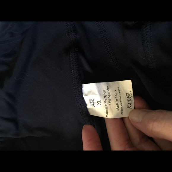 3 Compression Leggings - High Rise - Side Pockets - Picture 4 of 9